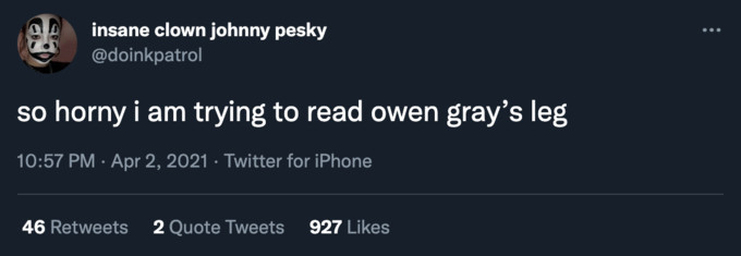 Twitter meme comparing Owen Grey's leg tattoo to reading text, highlighting internet humor surrounding the alphabet leg tattoo