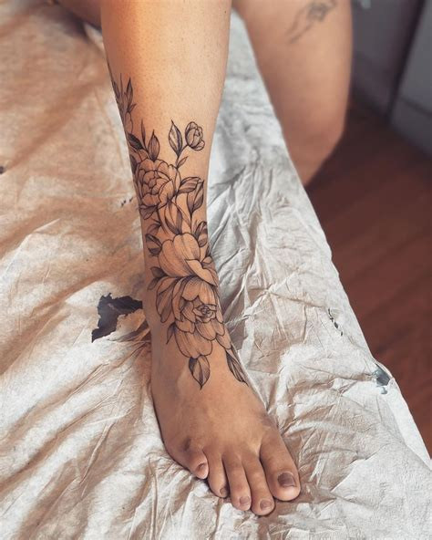 Female Leg Tattoo Design 3