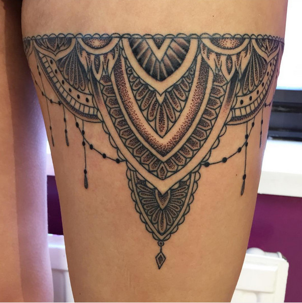 Dotwork Garter Thigh Tattoo