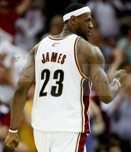 LeBron James' &quot;L&quot; and &quot;J&quot; initials tattoo on his triceps