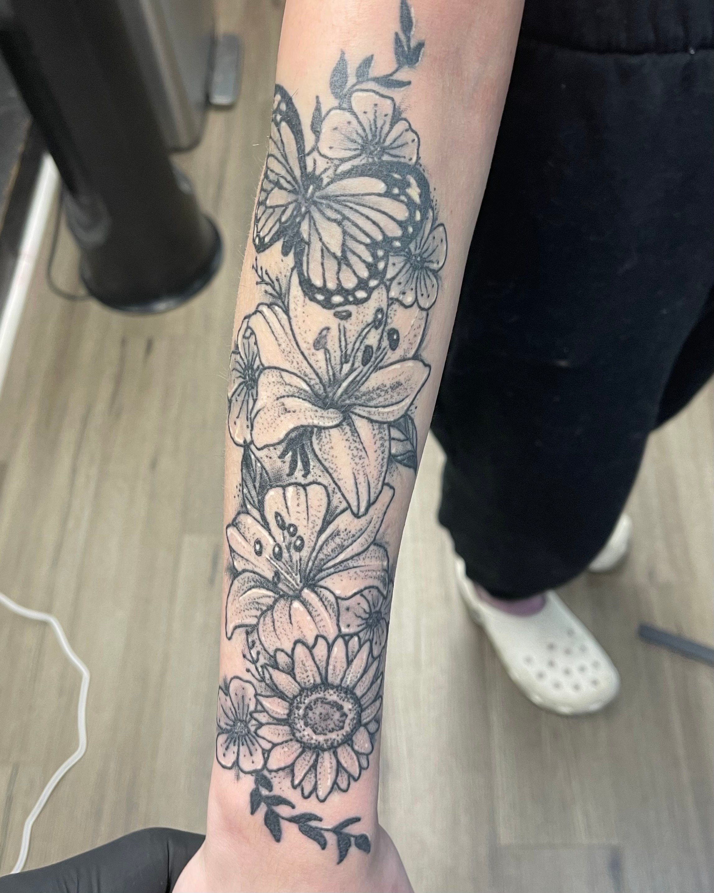 TatsbyWes January 2023 floral forearm sleeve