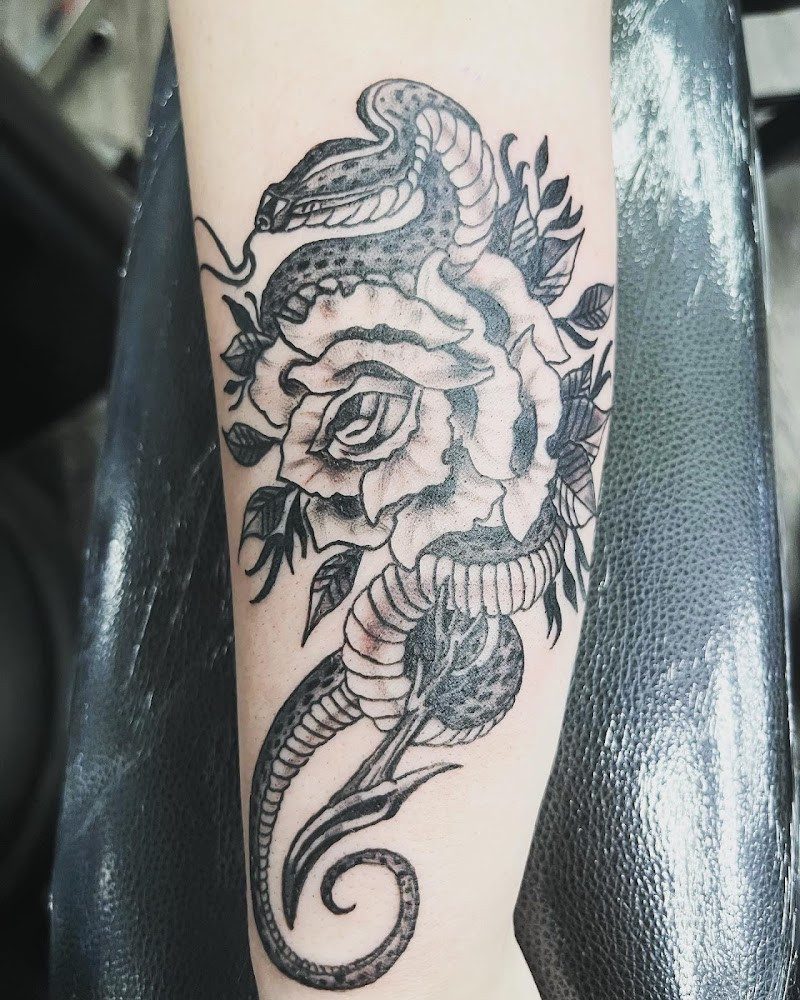 Stay True Tattoo &amp; Body Piercing Studio Shop Front