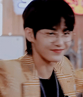 Hwall offering to design tattoos