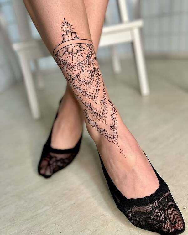 Footwear for foot tattoo