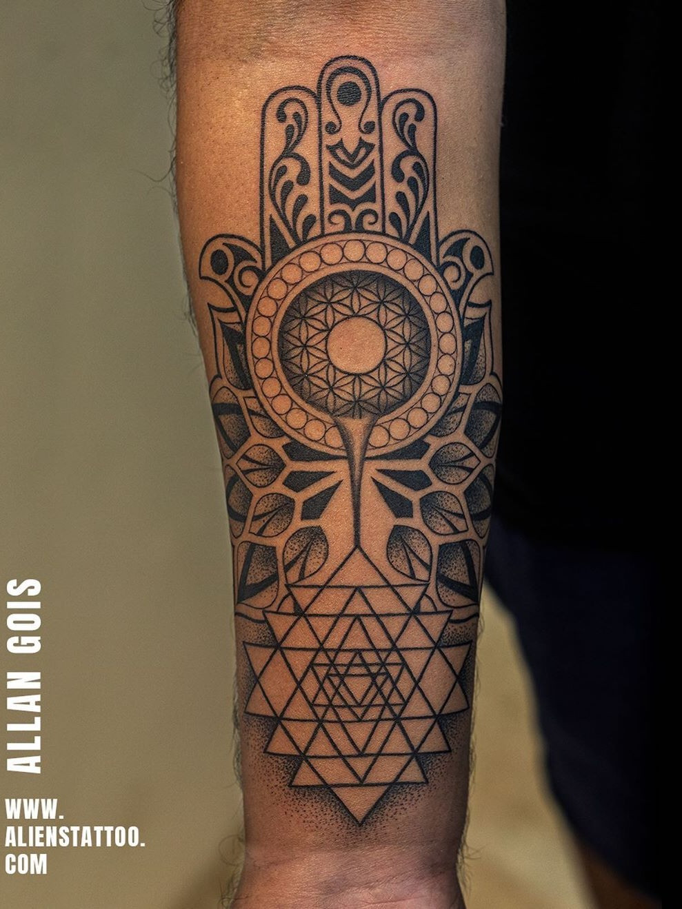 Detailed Hamsa tattoo showcasing intricate linework and shading, highlighting the spiritual significance of the symbol