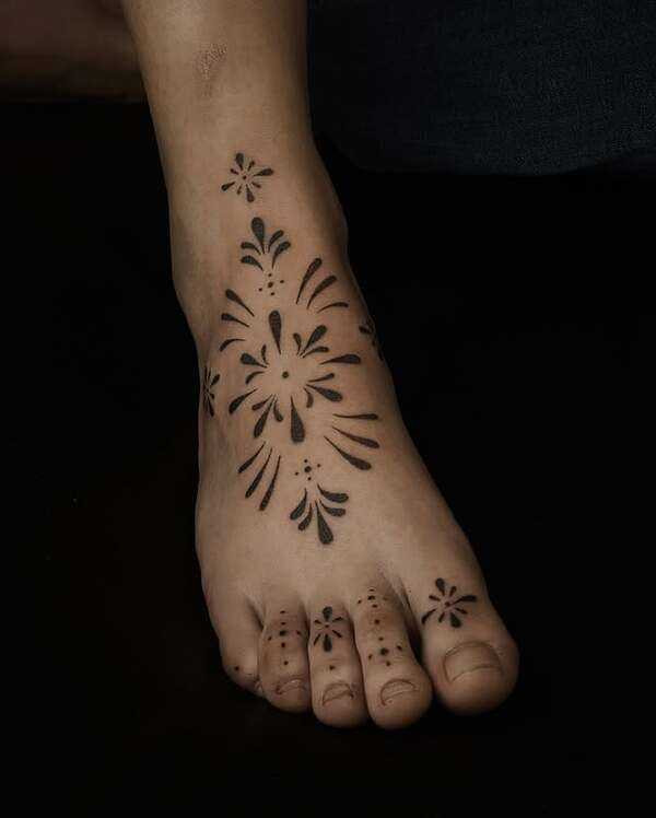Unisex foot tattoo ideas