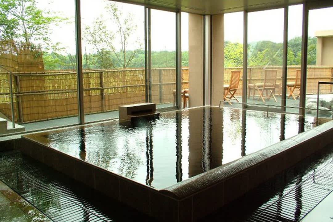 Experience the stunning views and range of tattoo-friendly baths at Yamato-no-Yu in Chiba Prefecture, just a short trip from Narita Airport