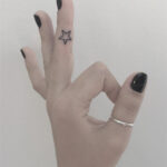 Star Outline on Inner Finger
