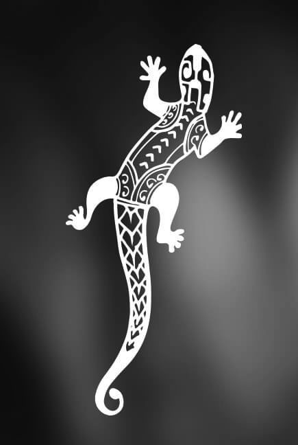A lizard tattoo, symbolizing good luck, communication with gods, and potential for both good and bad omens